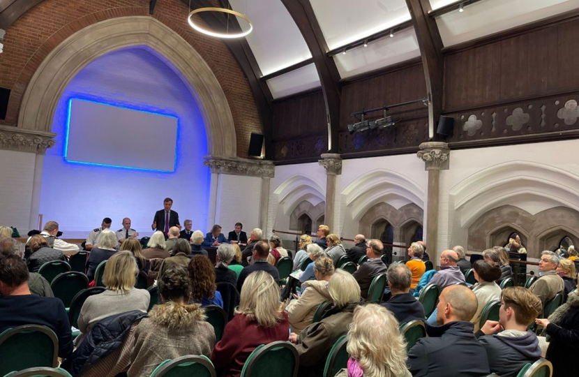 Greg Hands MP hosts Fulham Crime Summit